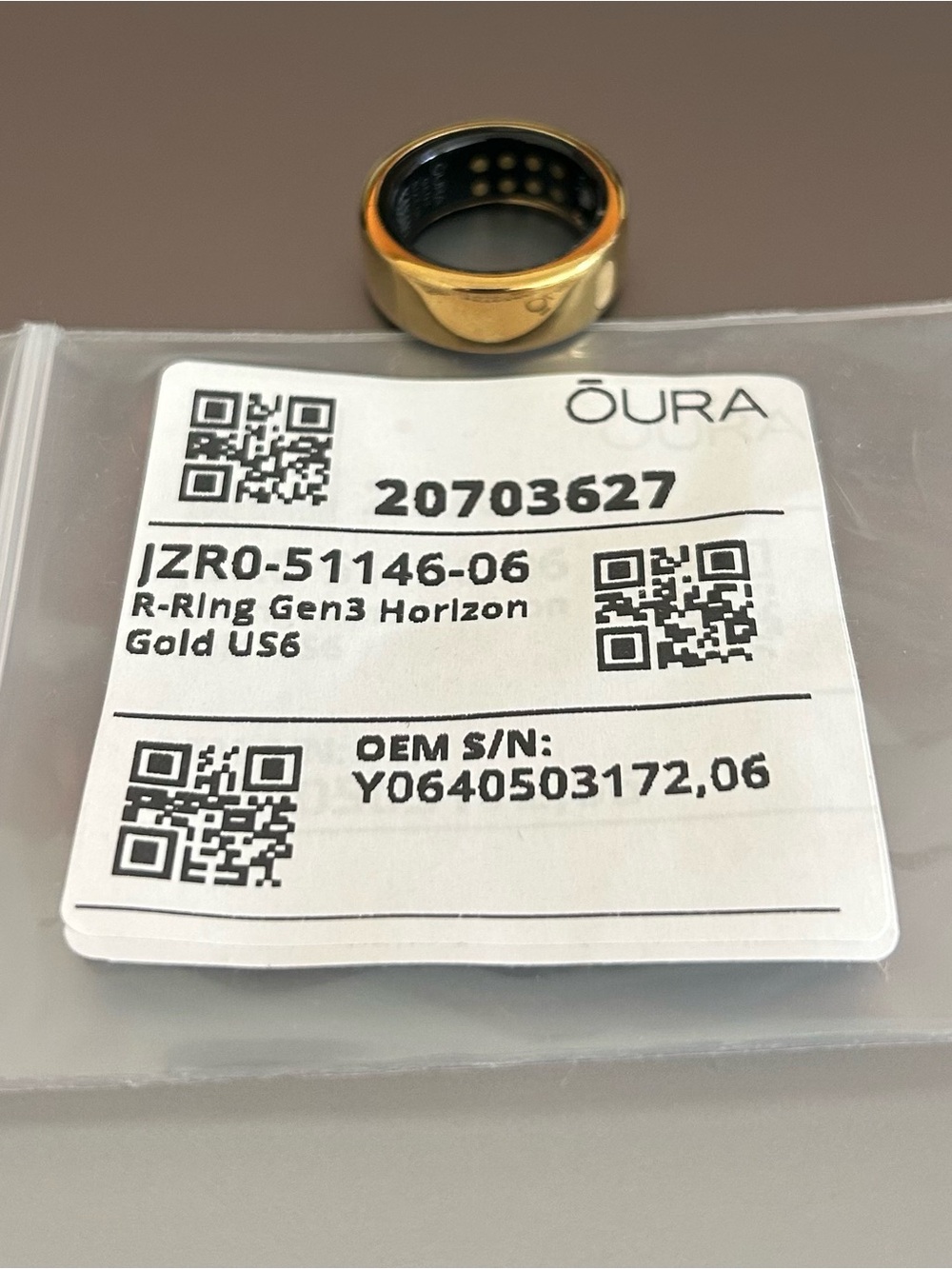 Oura Ring Gen3 Horizon Smart Ring - Gold with Black Interior